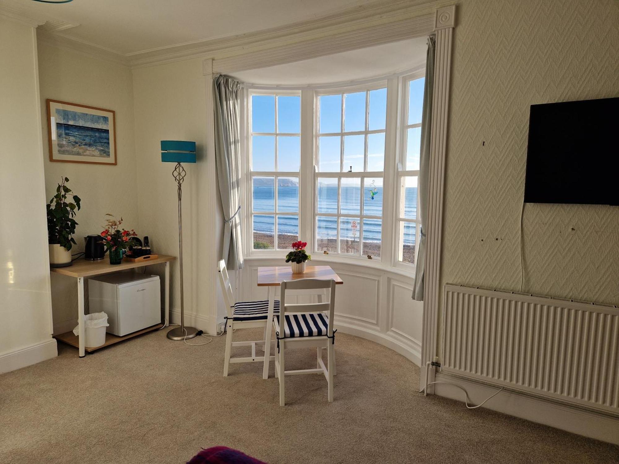 Seaspray Guest House Уеймут Екстериор снимка