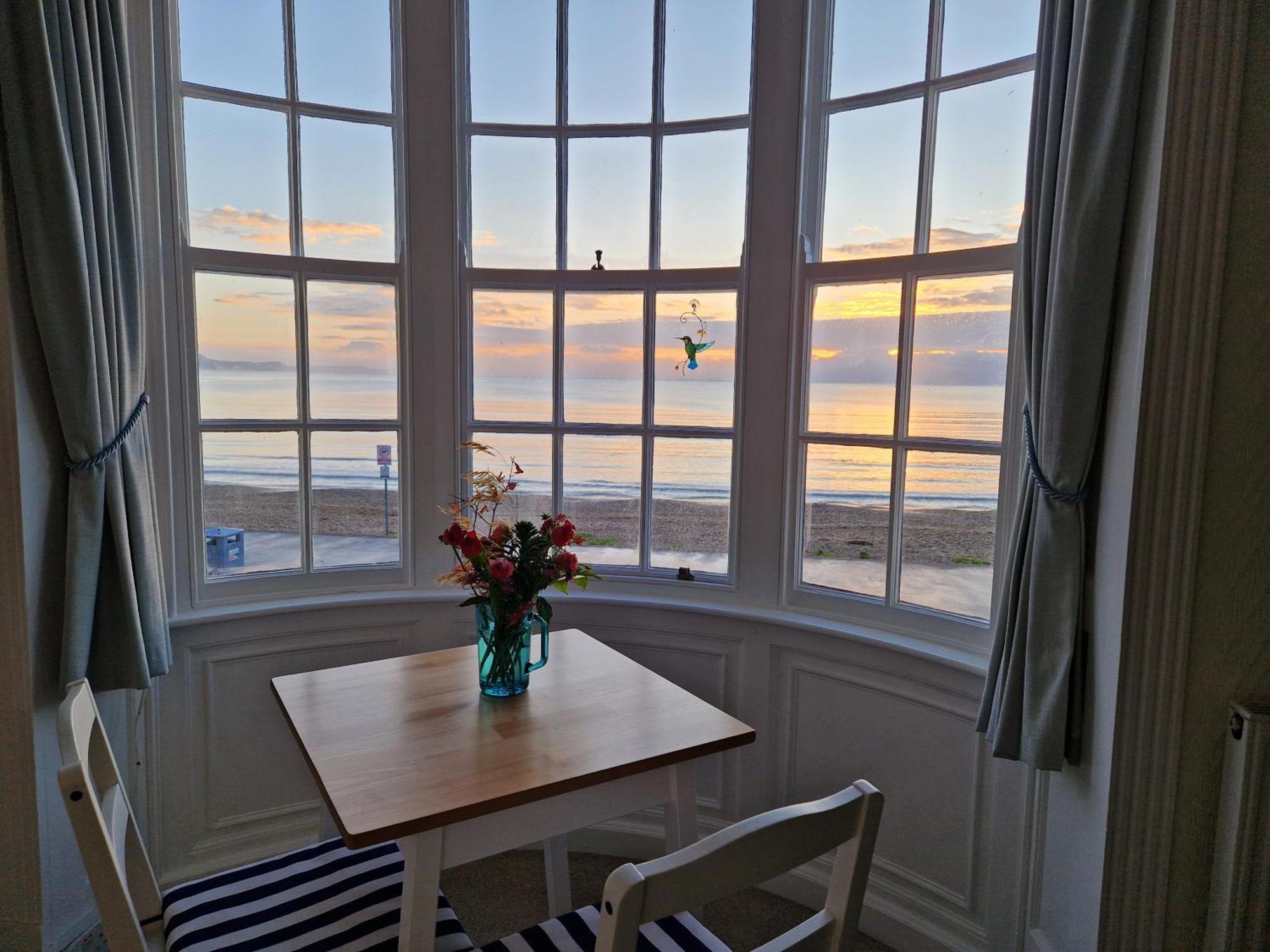 Seaspray Guest House Уеймут Екстериор снимка